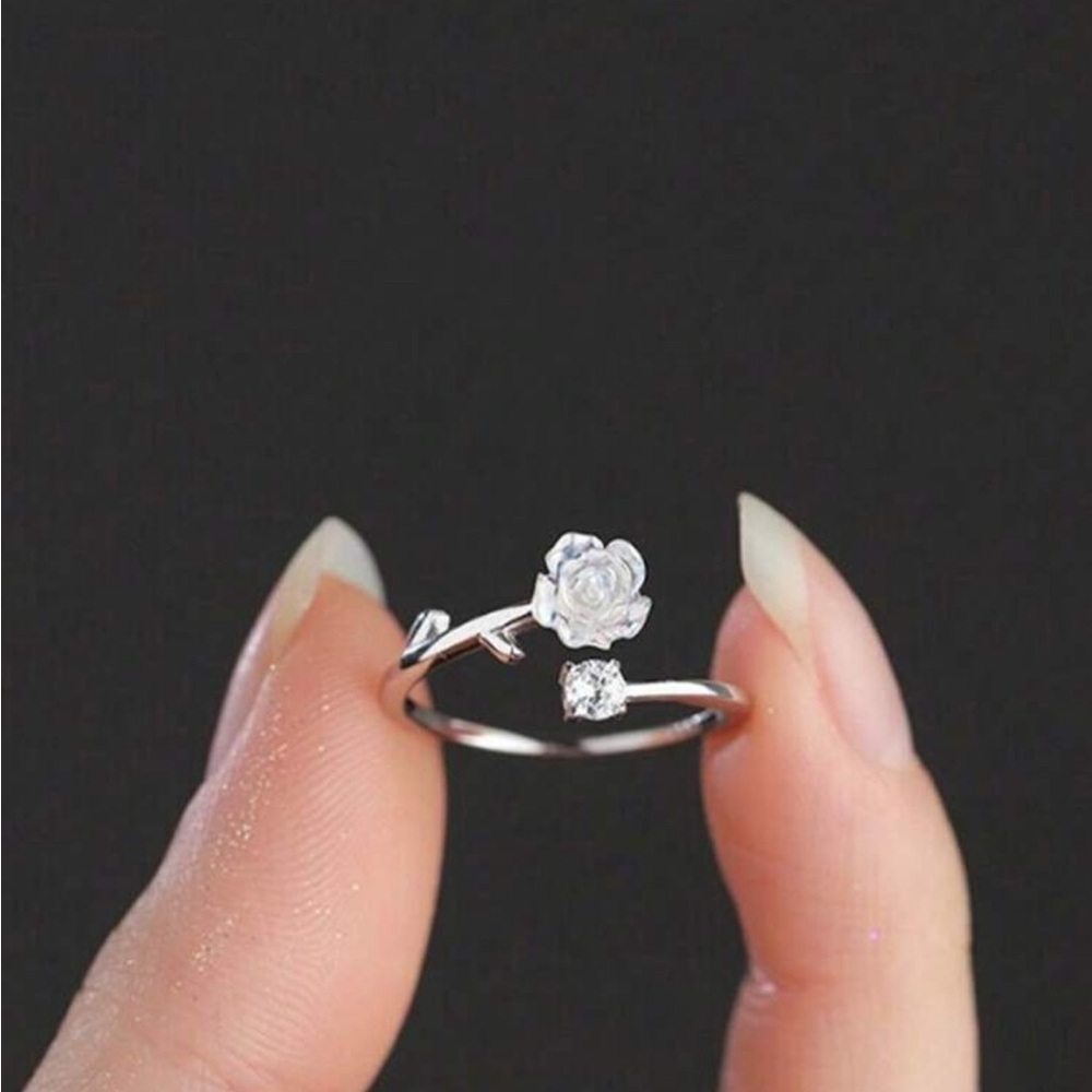 🌹 Silver Rose Adjustable Ring